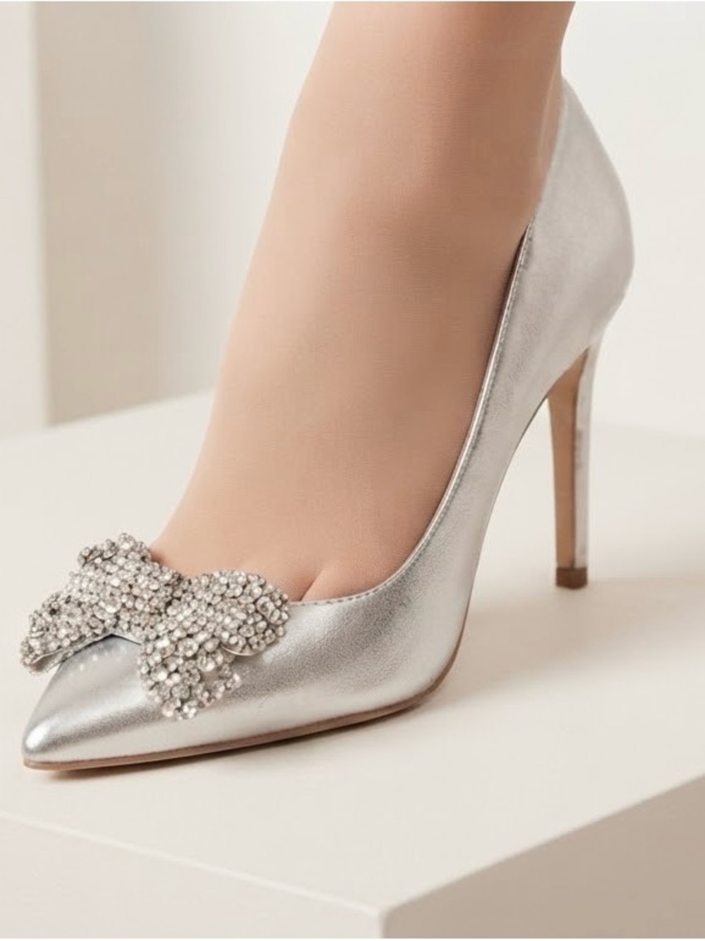 Silver Bridal Pump size 8